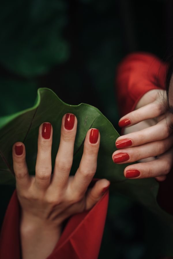 Classic cherry red nails